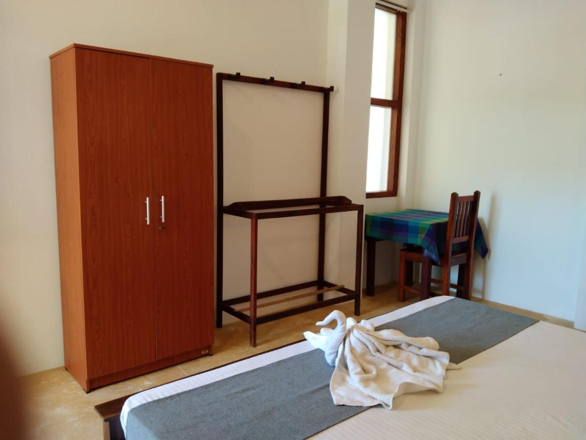 Opera Beach Inn Tangalle Extérieur photo