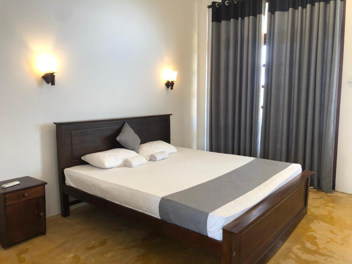 Opera Beach Inn Tangalle Extérieur photo