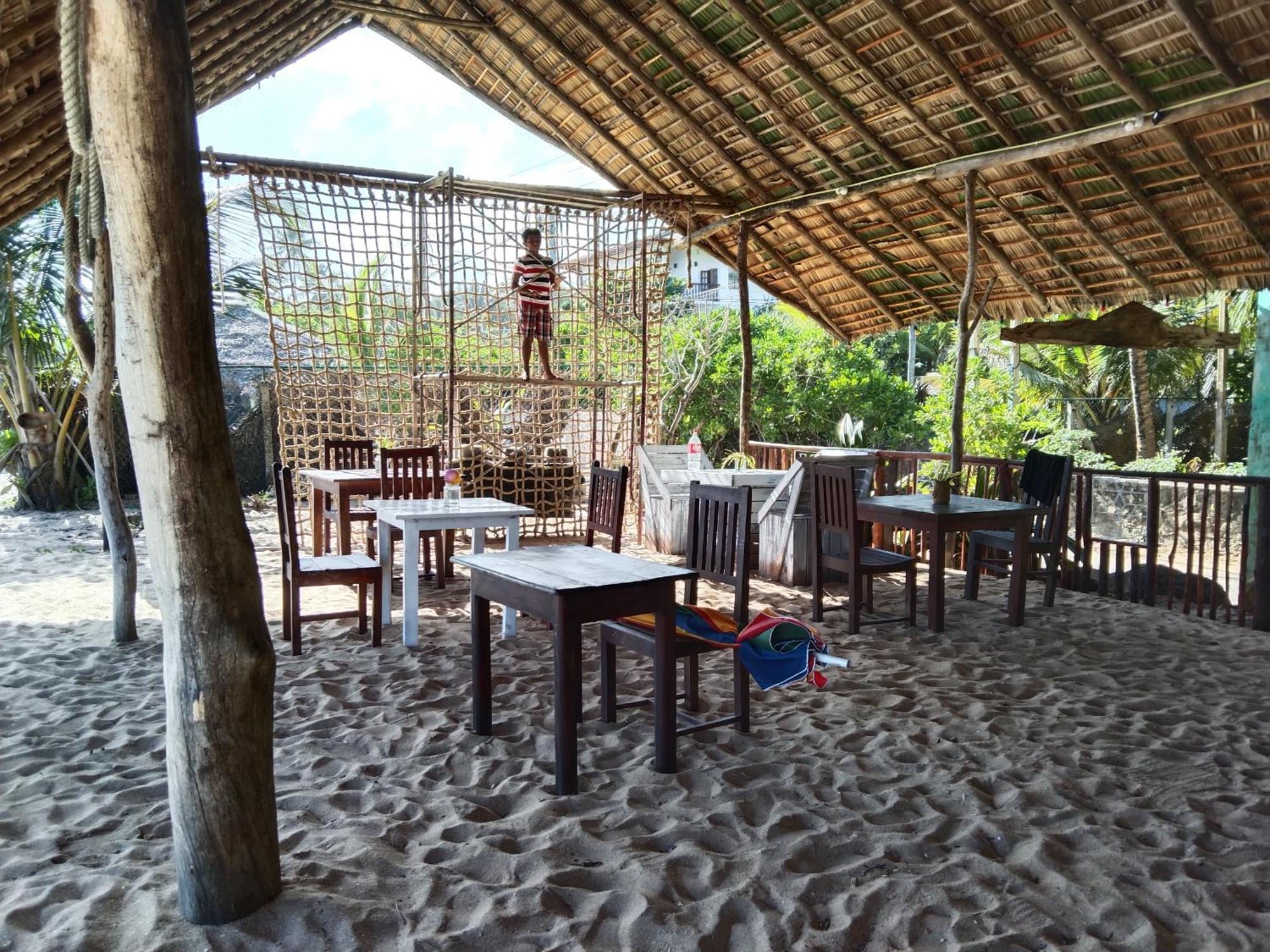Opera Beach Inn Tangalle Extérieur photo